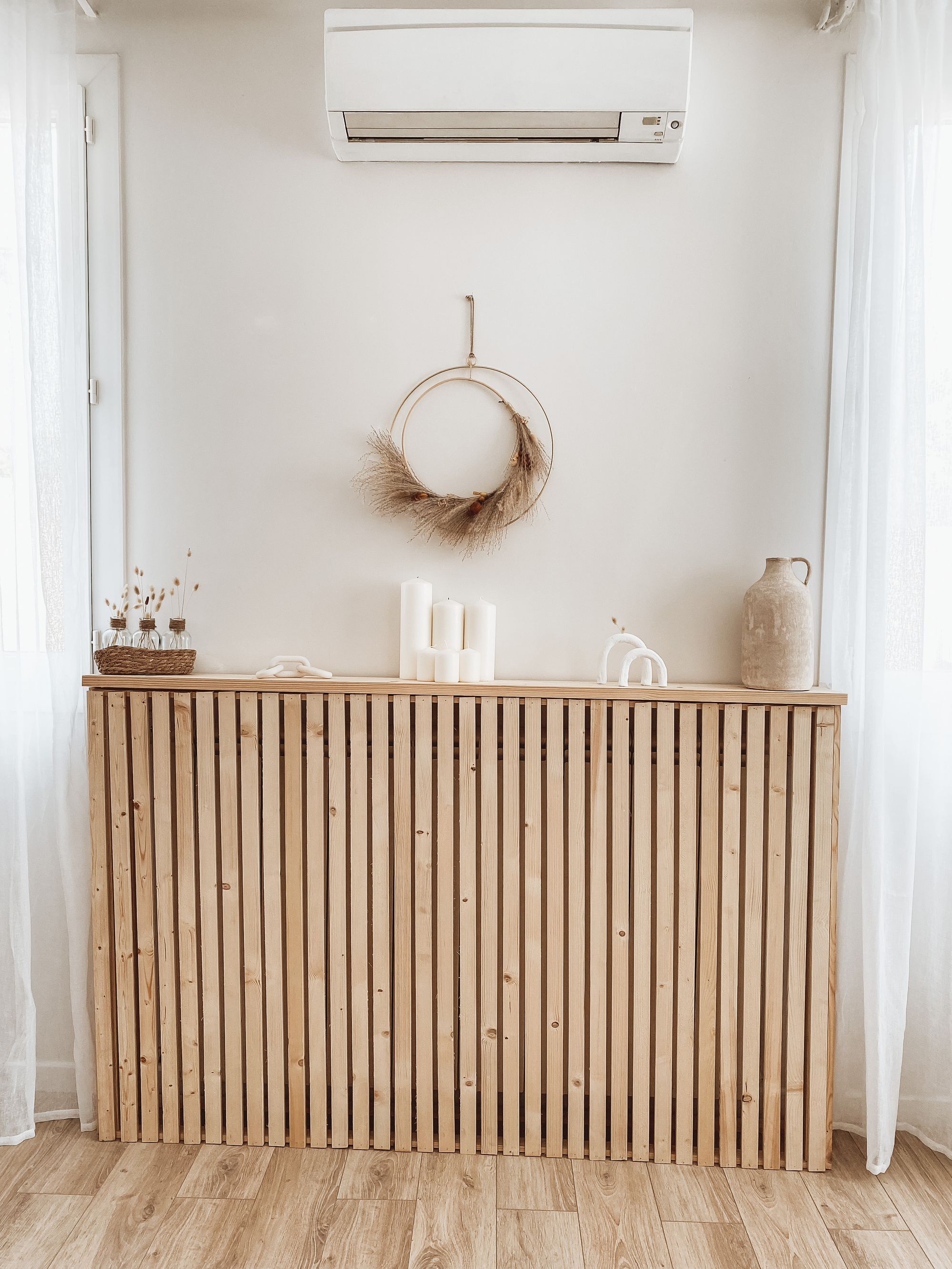 DIY ] Un plateau de radiateur en bois pour décorer sa fenêtre