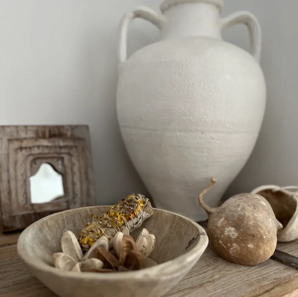 INTERIOR INSPIRATION USING NEUTRALS & TEXTURES