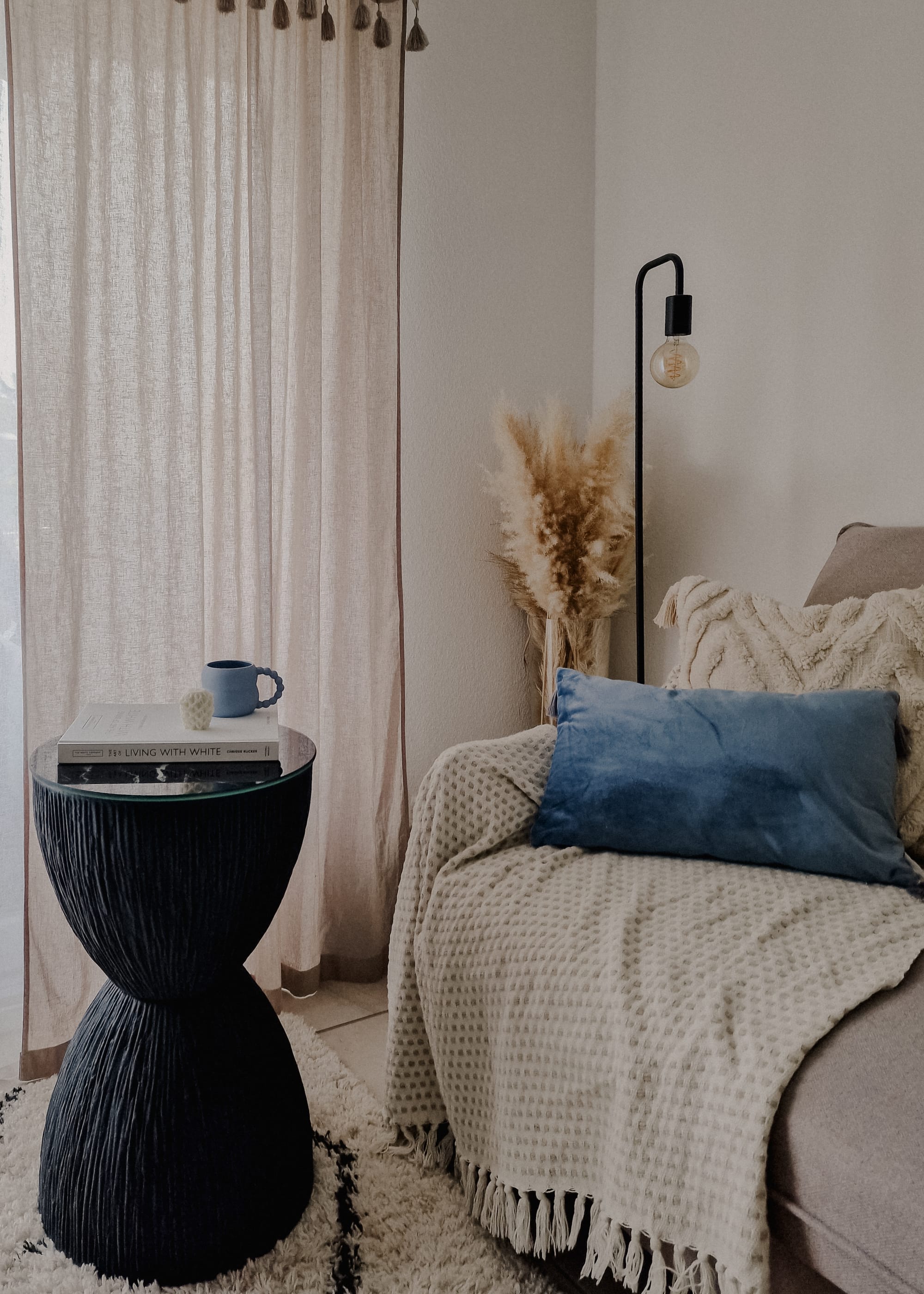 EASY AND QUICK DIY COFFEE TABLE