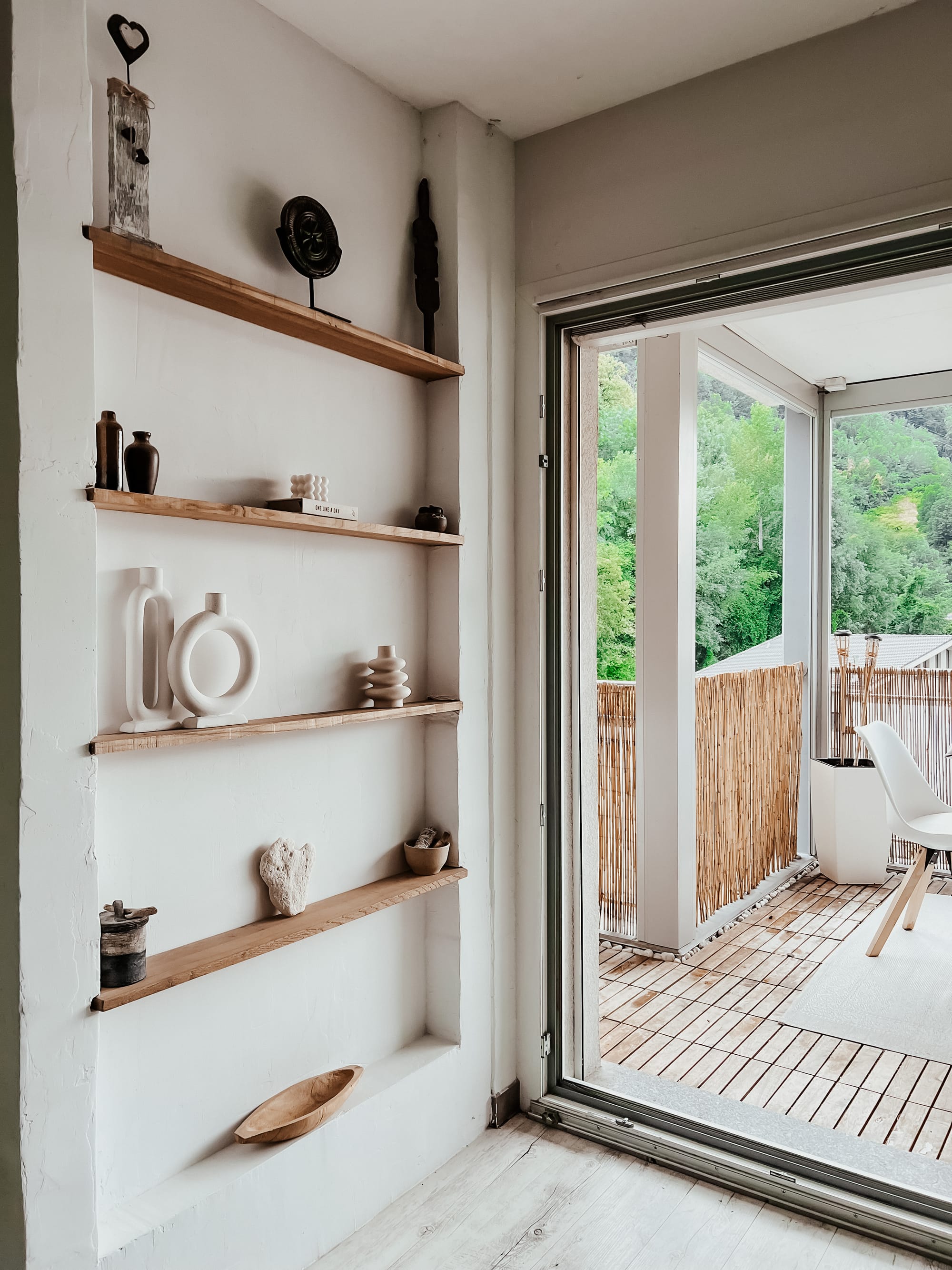 New wall decor with cellular concrete