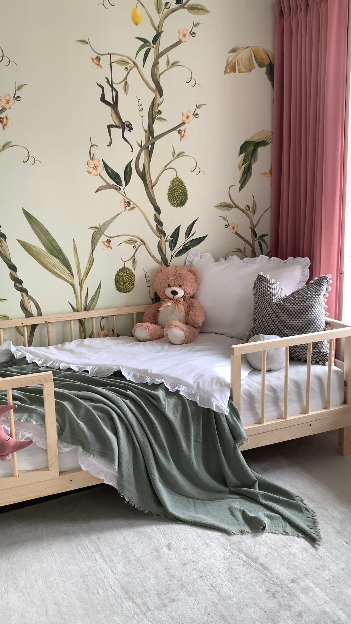 DIY toddler bed ⎮durable & budget friendly